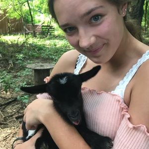 Meet your Posher, Abby